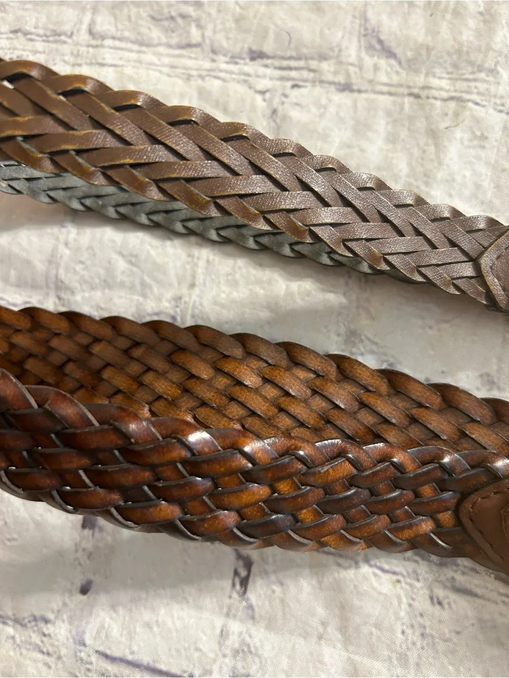 VINTAGE LOT OF (2) BROWN LEATHER BRAIDED BRASS BUCKLE MENS BELTS SIZE VTG 40